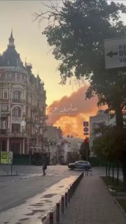 بالفيديوحريق في مبنى رئاسة الوزراء بالعاصمة كييف بعد هجوم روسي عنيف بالصواريخ وا…