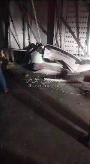 الى هذه اللحظة لم تصل فرق الانقاذ وعدد الضحايا والعجلات الذين تحت الجسر غير معلو…