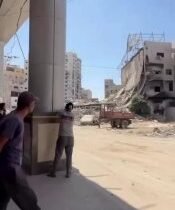 اللحظات الاولى لقصف برج السوسي في مدينة الصناعة بغزة من قبل طيران العدو الصهيوني…