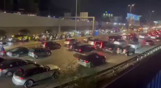 بالفيديو استمرار المسيرات المؤيدة لحزب الله وحركة أمل الرافضة لفكرة تسليم السلاح…