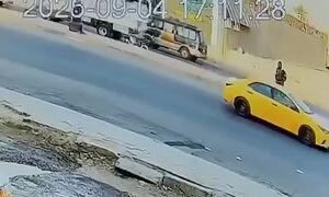 بالفيديو المتداولامرأة تدهس منتسباً في القوات الأمنية خلال أدائه الواجب ضمن فوج …