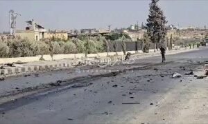 #عاجــــــــــــــــل سوريا: طيران الاحتلال الاميركي يستهدف آلية على الطريق السر…