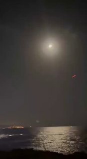 مشاهد من الجنوب اللبناني رصد جسم ناري في سماء فلسطين المحتلة…