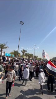 بالفيديوتظاهرة لخريجي المجموعة الطبية دفعة 2024 في ساحة التحرير وسط بغداد مطالبي…