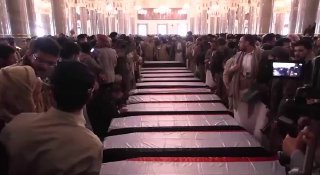 بالفيديوبدأ مراسم تشييع شهداء الحكومة اليمنية رئيس مجلس الوزراء ورفاقه اعضاء الم…