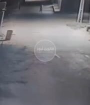 متابعات | بالفيديو وثقت كاميرات المراقبة CCTV  مجاميع مسلحة تجول في قرية سعدة بم…