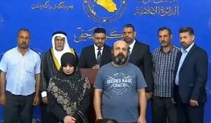 النائب رائد المالكي في مؤتمر صحفي عقد في البرلمان مع عوائل الشباب المحتجزين في ا…