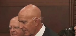 مبعوث ترمب توم برّاك من قصر بعبدا يهين الصحفيين:  حين يصبح الجو فوضوياً وحيوانيا…