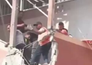 تحديث 14 شهيد وعدد كبير من الإصابات جراء القصف الصهيوني الذي استهدف مستشفى ناصر …