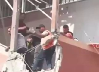 تحديث 14 شهيد وعدد كبير من الإصابات جراء القصف الصهيوني الذي استهدف مستشفى ناصر …