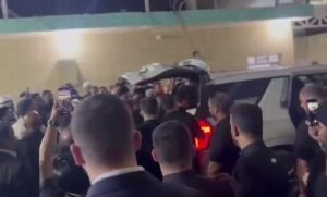 بالفيديو وصول جثمان العلامة محمد علي بحر العلوم إلى مغتسل ال النبي في النجف الاش…