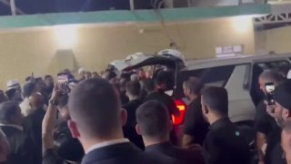 بالفيديو وصول جثمان العلامة محمد علي بحر العلوم إلى مغتسل ال النبي في النجف الاش…