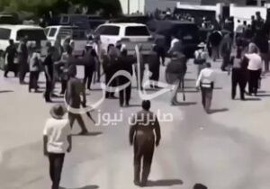 وصول المئات من ابناء عشيرة الهركية لمضيف خورشيد الهركي بالسلاح والعجلات #عاجل  م…