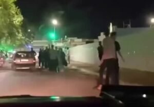 بالفيديو المتداول تحرش باحد النساء في محافظة نينوى يؤدي الى اندلاع مشاجرة…