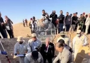 تحديث العثور على اول وجبة تم اعـدامهم قرب المقبرة 4 اشخاص معصوبين الأعين #عاجـــ…