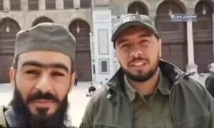 مدير المرصد السوري ينشر فيديو لمسلحان متهمان بقتل عوائل وخطف الطفلة لمار في السو…