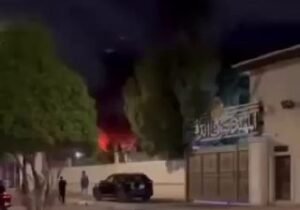 بالفيديو اندلاع حريق داخل نادي المسبح في مدينة بعقوبة بمحافظة ديالى…