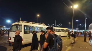 بالفيديو التفويج العكسي من كربلاء المقدسة إلى النجف الاشرف آليات الجهد الخدمي وا…