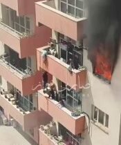 الدفاع المدني: إنقاذ عائلات وأطفال من حريق شقة في مجمع الزهور ببغداد دون إصابات…