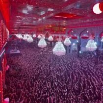 موكب عزاء أهالي البحرينمن الدمعة والولاء، جاؤوا إلى كربلاء،يلطمون عهدًا أن يبقى …