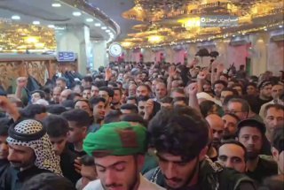 من مرقد حامل اللواء ابي الفضل العباس…  زوار الجمهورية الإسلامية يهتفون “أبو الفض…