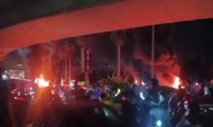 لبنان استمرار المظاهرات الشعبية في المناطق اللبنانية، احتجاجاً على قرار الحكومة …