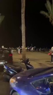 منتفضين لبنان ببيروت يلاحقون ويؤدبون المؤيديين لعصابات الجولاني من السوريين بسبب…