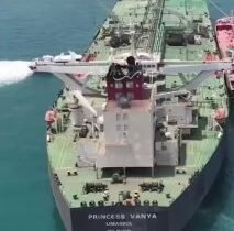 تحديث | بالفيديو لحظة احتجاز البحرية العراقية ناقلة نفط ليبيرية تحمل ربع مليون ط…