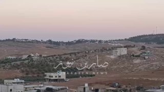 لحظة تفعيل صافرات الرعب في مستوطنات بجنوب الخليل، بعد إطلاق صاروخ من اليمن. اعلا…