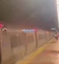 بالفيديو أميركا ⁩.. عاصفة تضرب مدينة نيويورك والأمطار تغرق محطات مترو الأنفاق في…