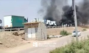 تحديثبالفيديو… استمرار اغلاق الطريق من قبل المتظاهرين في محافظة ميسان مطالبين با…