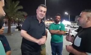 محافظ البصرة أسعد العيداني يتهجم على مواطن بصري بسبب سؤاله للعيداني ماذا قدمت وف…