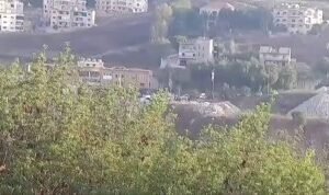 غارة من مسيرة صهيونية على بلدة تبنين جنوبي لبنان…