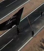 زوار الامام الحسين (ع) يواصلون المسير من أقصى جنوب العراق صوب محافظة كربلاء المق…