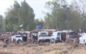 بالفيديو | مباشر انتشار عصابات الجولاني الارهابية في محيط مدينة السويداء بعد وقف…