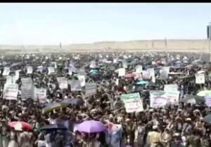 اليمن العزيز صعدة ،،، خروج جماهيري كبير في ساحة المحافظة في مسيرة “مستمرون في نص…