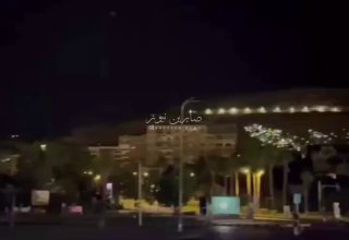 الان من أمام مبنى الإذاعة والتلفزيون في  بدمشق…