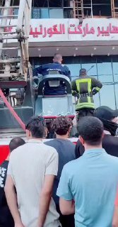 مباشر العثور على جثمان احد الضحايا داخل مبنى الهايبر ماركت الذي تعرض للاحتراق  ف…