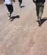 بالفيديو أبناء الطائفة الدرزية في الأراضي المحتلة يقتحمون البوابات نحو سوريا لمس…