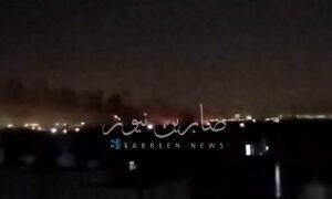 #عاجـــــــــــــــل  اندلاع حريق وتصاعد اعمدة الدخان بمحيط معسكر الرشيد دون معر…