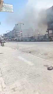 مشاهد من أحد الشوارع التجارية وسط مدينة السويداء، بعد تعرض المحال التجارية للنهب…