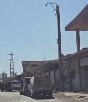 بالفيديو استمرار التعزيزات العسكرية لعصابات الجولاني الارهابية نحو محافظة السويد…