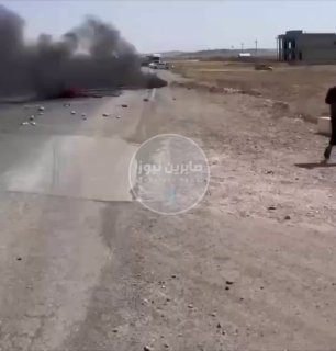 بالفيديو تظاهرات شعبية في قضاء خبات بمحافظة أربيل واغلاق الطرق  من قبل المحتجين…