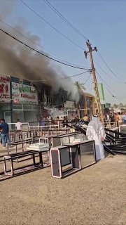 #عاجـــــــــــــــل حريق يلتهم عدد من المحال التجارية في ناحية الرشيد جنوبي الع…