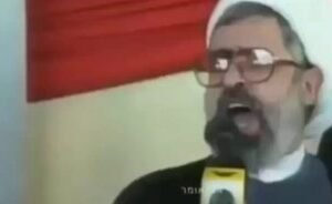 الشيخ نعيم قاسم، أمين عام حزب الله اللبناني، في خطبة له عام 2006، أعلن حرب تموز …