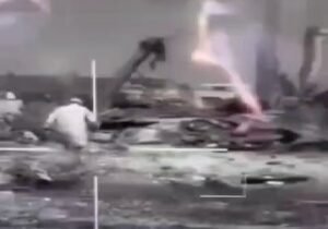 الإرهاب الصهيوني | لا تعتاد المشهد! دبابة تابعة لجيش الاحتلال الصهيوني النازي تط…