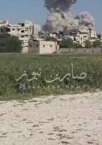 بالفيديو جانب اخر من الانفجار الذي وقع في كتيبة النيرب، واستمرار تصاعد أعمدة الد…