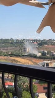 جنوب لبنان: لحظة استهداف العجلة من قبل العدو الصهيوني في طريق عام النميرية الشرق…