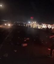 بالفيديو العشائر الكردية الحرة تقطع عدة طرق حيوية في محافظة اربيل لمنع وصول التع…