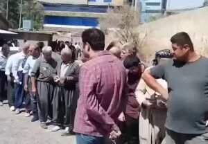 بالفيديو | شاهدطوابير طويلة من موظفي ومتقاعدي الاقليم امام مصارف اربيل لإستلام ر…